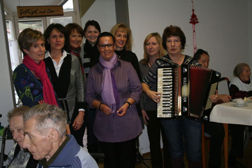 v. l. n. r: Birgit Eisenmann, Heidrun Hohl, Andrea Feuchter, Sabrina Hohl,    Beate Mende, Angelika Haag, Christel von Blow, Jutta Schmollinger