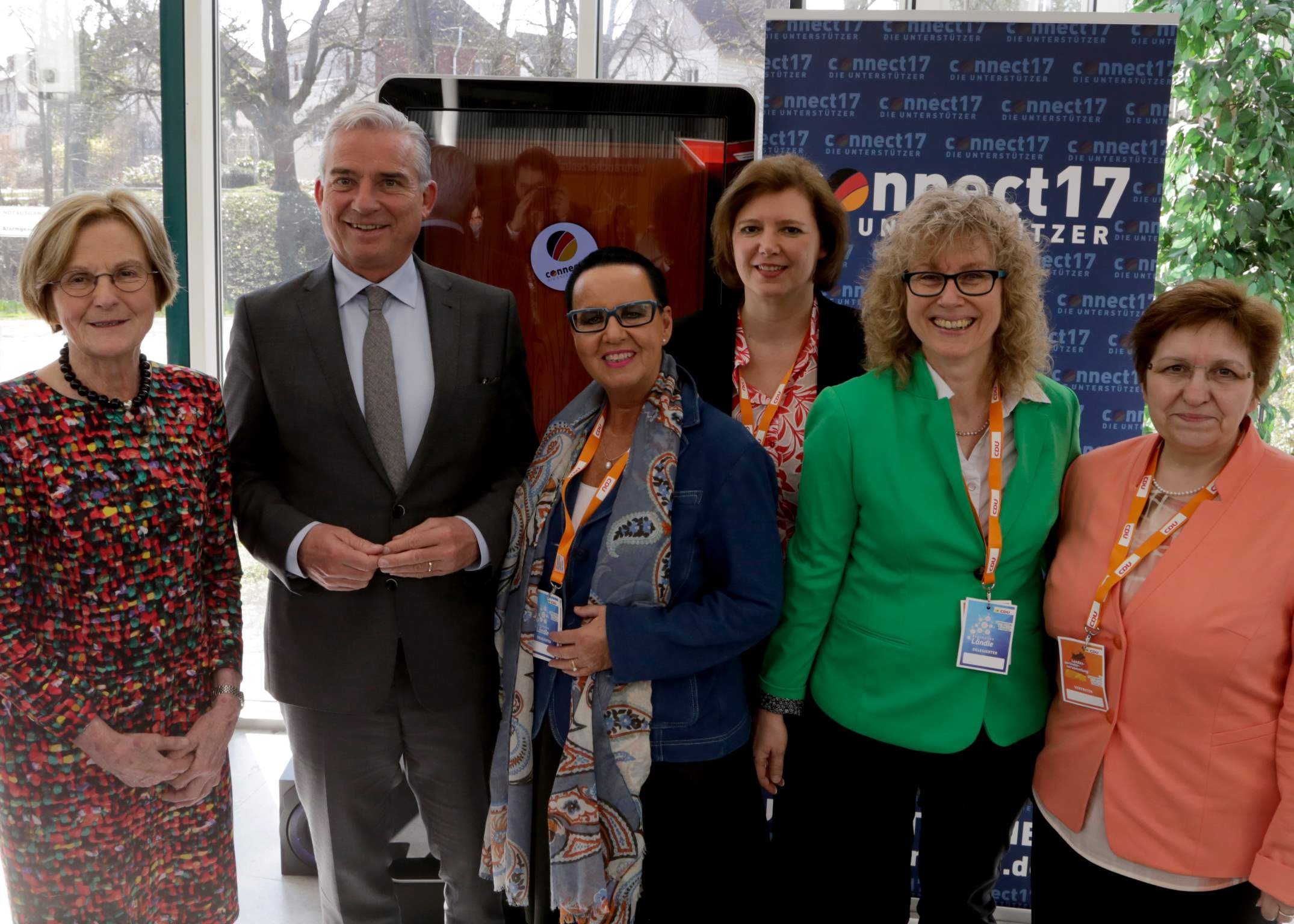 Gisela Kfer, MdL Thomas Strobl ,Beate Mende, Anja Walz, Martina Susset und Marieluise Bethke